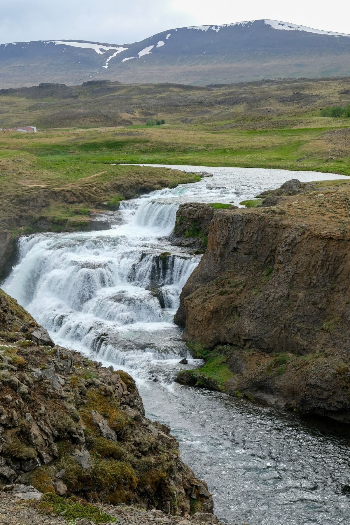 Reykjafoss waterval in IJsland