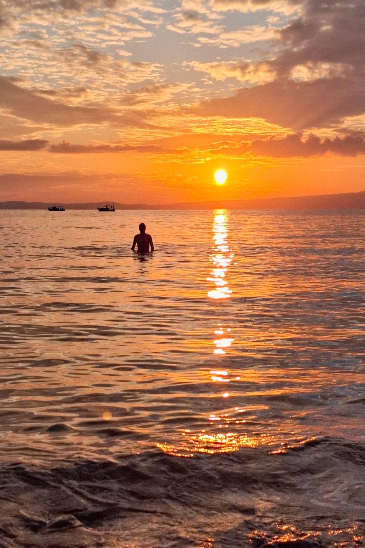 Zonsondergang vanop Kalamitsi Beach