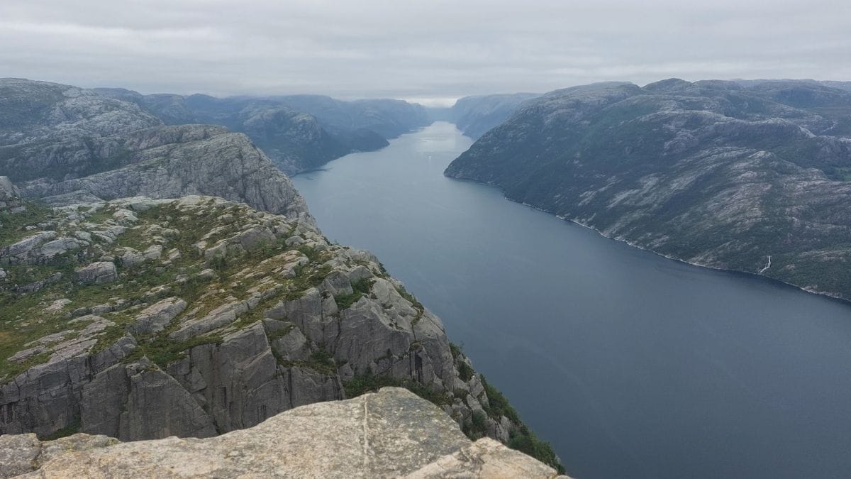 Uitzicht op het Lysefjord vanaf Preikestolen