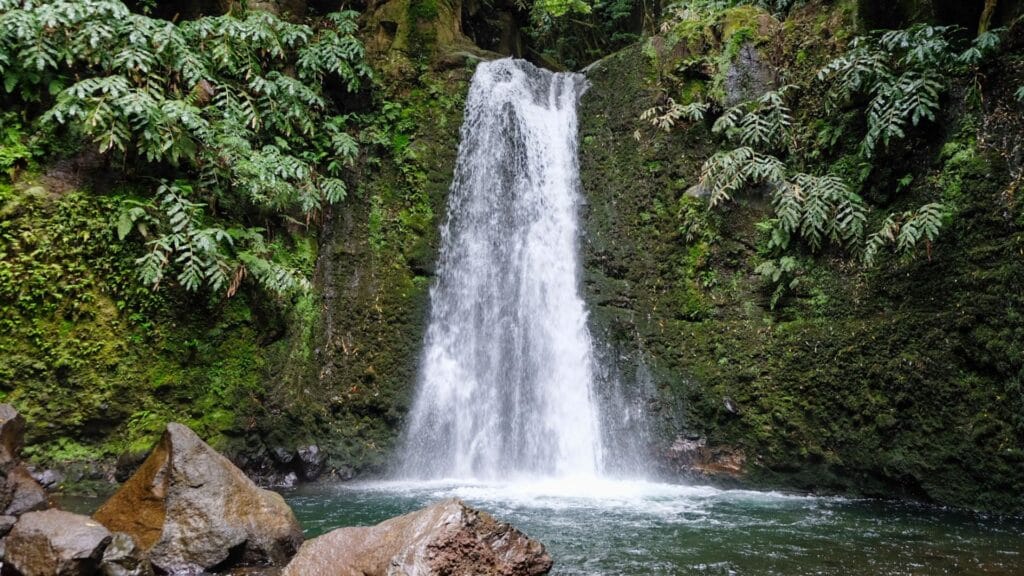 Salto do Prego waterval São Miguel Azoren